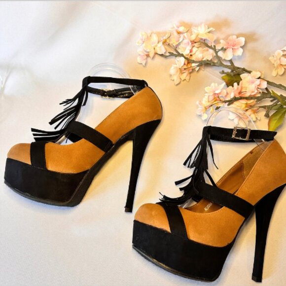 Jacobie Black & Brown Platforms - Picture 10 of 11